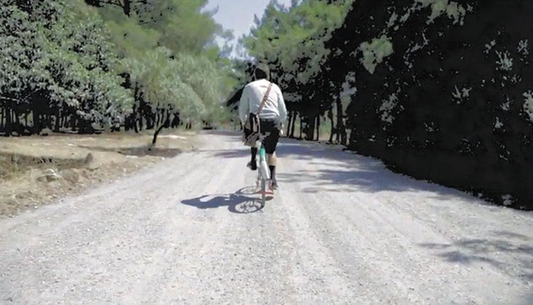 ΑΠΟ ΤΗΝ ΕΤΑΙΡΕΙΑ ΘΕΑΤΡΟΥ BEHOLD ΣΤΙΣ 15 ΚΑΙ 16 ΙΟΥΛΙΟΥ ΣΤΟ ΚΗΠΟΘΕΑΤΡΟ «Μ. ΧΑΤΖΙΔΑΚΙΣ» Έρχεται ένας βραβευμένος «Ταχυδρόμος»