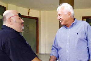 Ο κ. Ασσαριωτάκης (αριστερά) έδωσε το «παρών» στη συνάντηση για τη Γ’ Εθνική