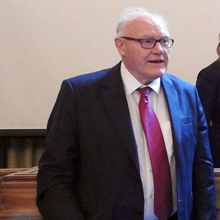 ΓΟΥΙΛΙΑΜ ΣΕΝΤ ΚΛΕΡ Πέθανε ο καθηγητής που ξεσκέπασε το Βρετανικό Μουσείο για τα Γλυπτά του Παρθενώνα