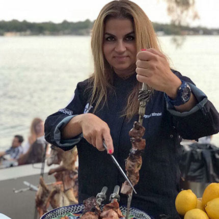 Η Ηρακλειώτισσα σεφ που “σήκωσε” την κούπα στο Euro... μαγειρικής