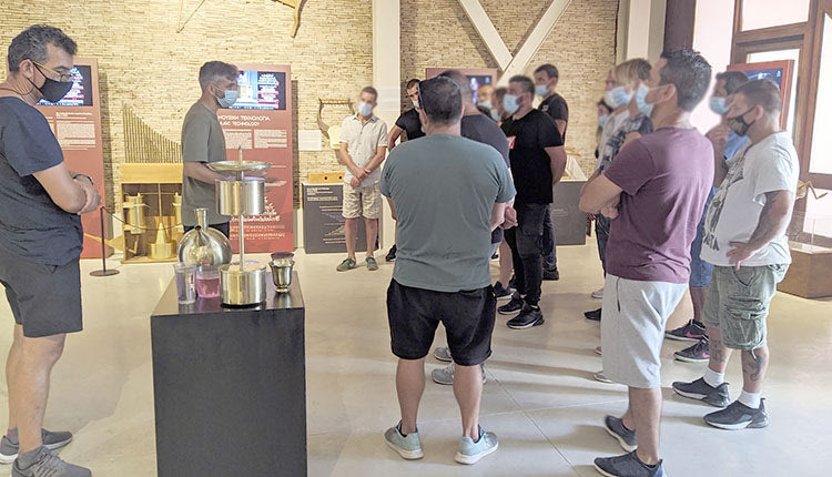 Μέλη της Θεραπευτικής κοινότητας ΚΕΘΕΑ ΑΡΙΑΔΝΗ: στο Μουσείο Αρχαίας Ελληνικής Τεχνολογίας