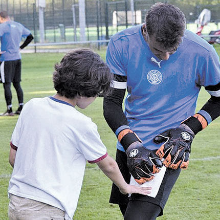  Μικρά παιδιά, μεταξύ τους και ένα Κρητικόπουλο που ήρθε από το Πάντεμπορν, ήταν οι εκπλήξεις της προπόνησης του ΟΦΗ το Σάββατο. 