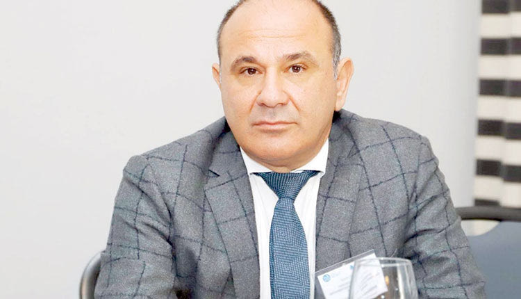 ο κ. Νίκος Χαλκιαδάκης