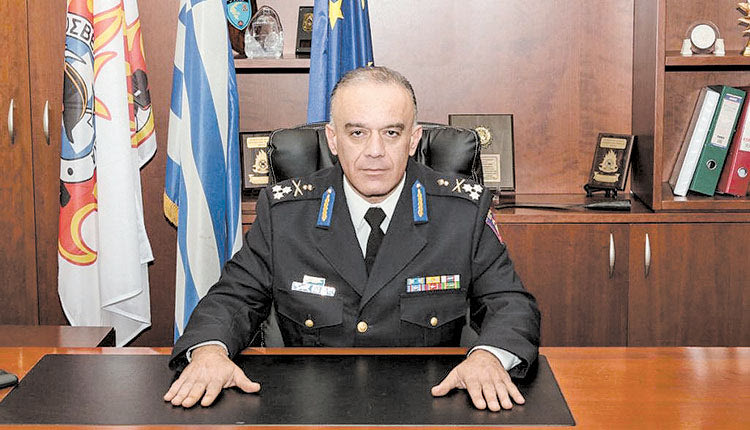 Ο αρχηγός του Πυροσβεστικού  Σώματος Στ. Κολοκούρης