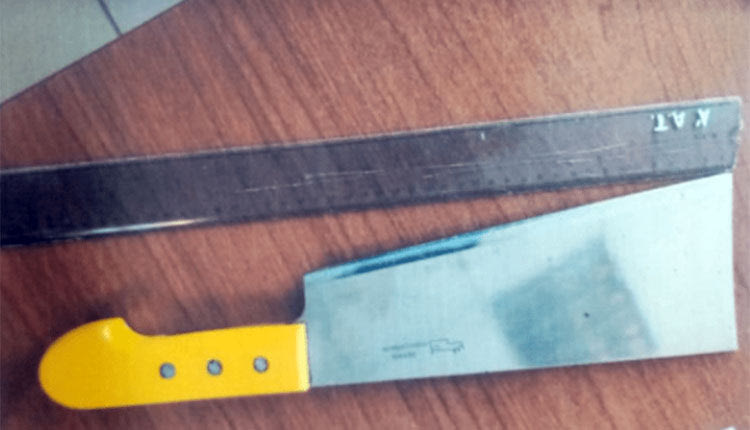 50 χρονος επίθεση με μπαλτά