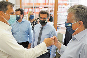 Ο κ. Θεοχάρης χθες στην Περιφέρεια Κρήτης