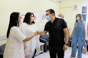 Σφοδρή επίθεση Τσίπρα από Μύκονο