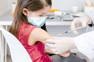 «Ναι» από τον ΕΜΑ στο εμβόλιο Moderna για παιδιά 12-17 ετών