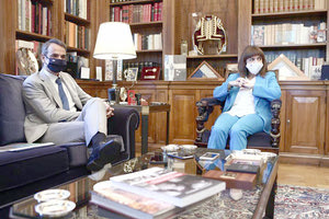 Με το άρθρο 25 του Συντάγματος απάντησε ο πρωθυπουργός στους αντιεμβολιαστές