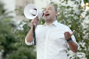 ΦΑΙΔΩΝ ΒΟΒΟΛΗΣ Ποιος είναι ο γιατρός που οργανώνει τις διαδηλώσεις αντιεμβολιαστών