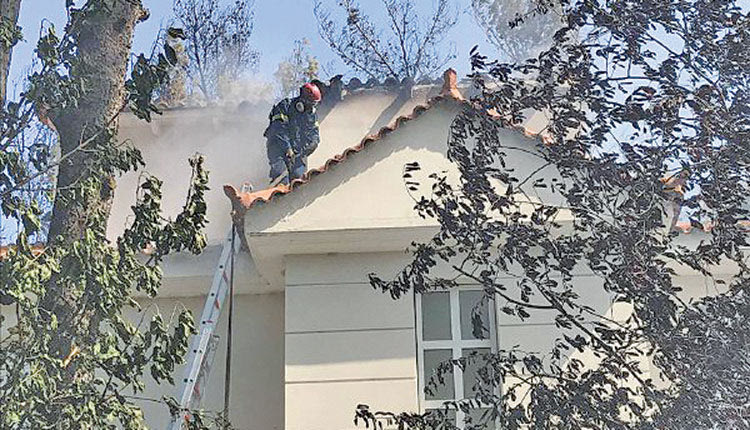 Για εμπρησμό κάνουν λόγο οι κάτοικοι της περιοχής 