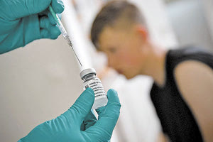 Pfizer και Moderna ξεκινούν τις κλινικές δοκιμές για παιδιά 5-11 ετών