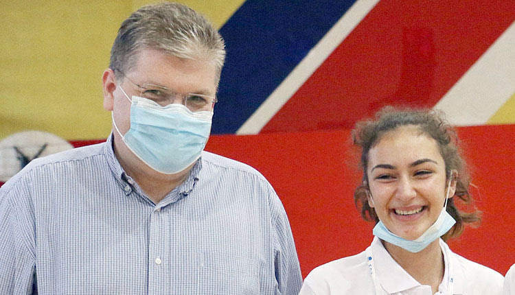 Η Διαμαντάκη με το μέλος της ΕΟΚ κ. Παπανικολάου