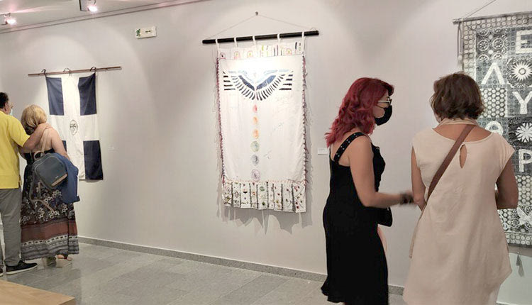 ΕΓΚΑΙΝΙΑΣΤΗΚΕ ΣΤΗ ΔΗΜΟΤΙΚΗ ΠΙΝΑΚΟΘΗΚΗ ΜΑΛΕΒΙΖΙΟΥ Εντυπωσίασε η έκθεση Τέχνη = Επανάσταση