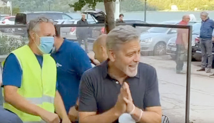 Η βίλα του Κλούνεϊ υπέστη ζημιές στην πρόσοψη της και στην μπροστινή της πόρτα ε