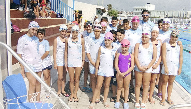   Η ομάδα του «Ηράκλειο ‘91» με τον προπονητή της