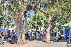 rapid test ουρά Πλατεία Ελευθερίας