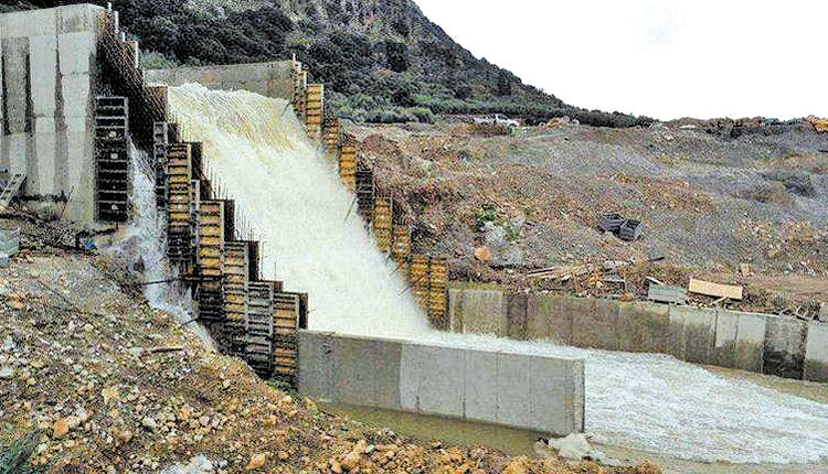 το φράγμα Αποσελέμη βρίσκεται ήδη λίγο πριν την υπερχείλιση