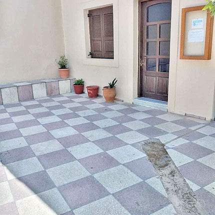Τα τάματα πήραν άγνωστοι δράστες (φωτο από τα νέα της “Πάνως Ρίζας”)