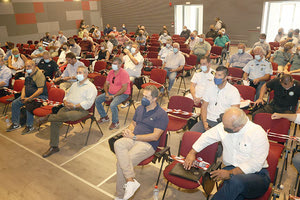 Από τη συνεδρίαση στο Αρκαλοχώρι