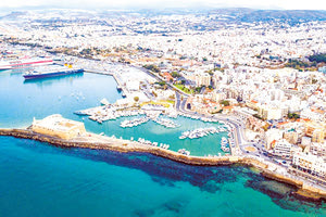 Πρώτοι στόχοι για το ΤΑΙΠΕΔ το λιμάνι Ηρακλείου και η βάση Γουρνών