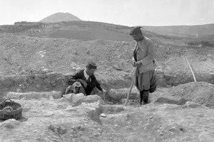 ΦΩΤΟΗΜΕΡΑΣ: Κνωσός, οι ανασκαφές την περίοδο του μεσοπολέμου (φωτογραφία πιθανώς του 1924).