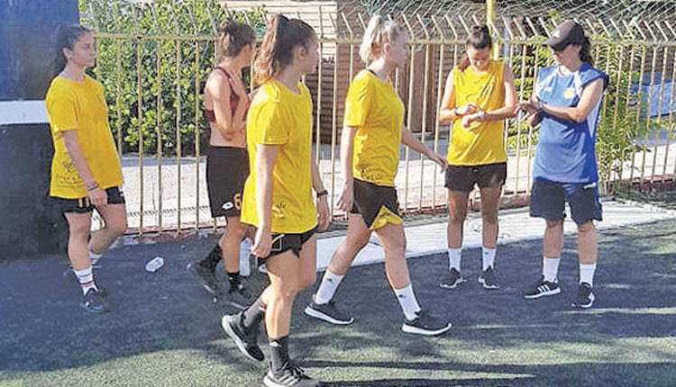 Στιγμιότυπο από την πρώτη προπόνηση της γυναικείας ομάδας του Εργοτέλη για τη νέα σεζόν