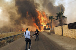 ΒΑΡΥΠΟΜΠΗ: Η φωτιά έκαψε πολλά σπίτια