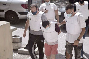 Οι αστυνομικοί φυγάδευσαν το συζυγοκτόνο