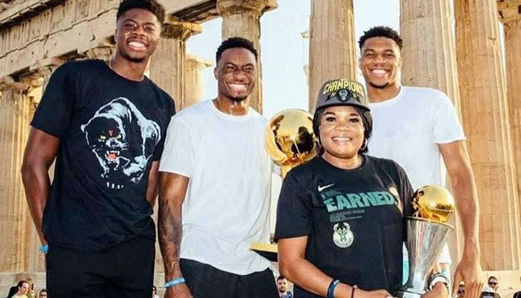 οικογένεια Αντετοκούνμπο στην Ακρόπολη