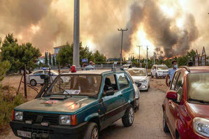 Εικόνα από αναζωπύρωση στη Βαρυμπόμπη