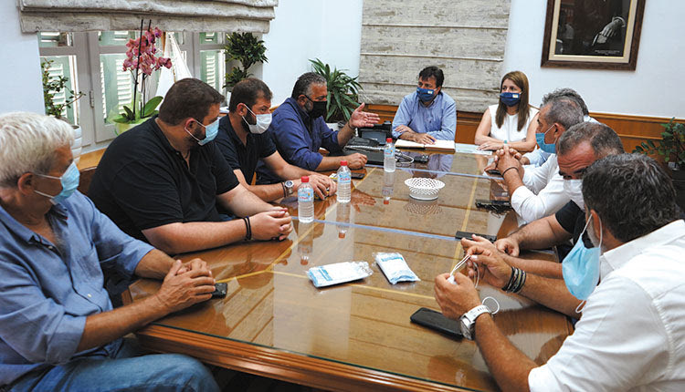 ΣΥΣΚΕΨΗ ΣΤΗΝ ΠΕΡΙΦΕΡΕΙΑ ΓΙΑ ΤΗΝ ΚΑΤΑΣΤΡΟΦΗ ΣΤΑ ΣΤΑΦΥΛΙΑ