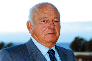 Ο Κώστας Μαντωνανάκης έφυγε από τη ζωή χθες σε ιδιωτική κλινική του Ηρακλείου