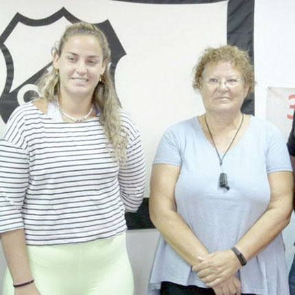 Στην οικογένεια του ΟΦΗ και η Αντωνία (δεξιά) με την Αθηνά Γεωργοπούλου