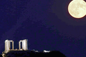 ΔΩΡΕΑΝ ΕΚΔΗΛΩΣΕΙΣ: Πανσέληνος του Αυγούστου σε αρχαιολογικούς χώρους και μουσεία