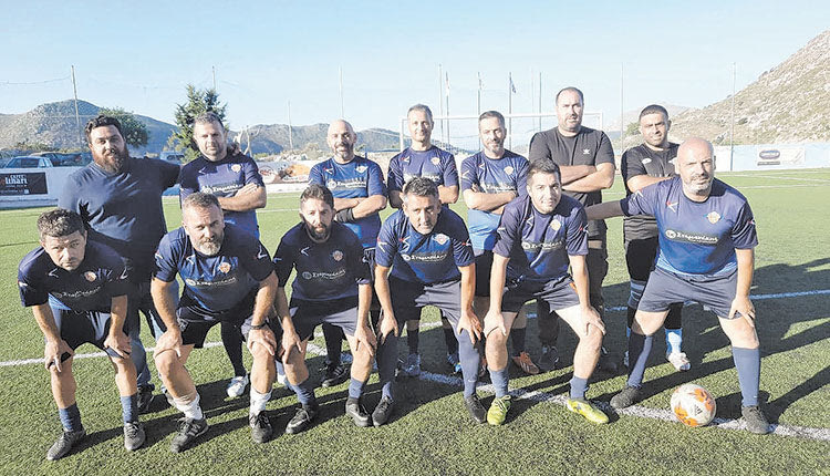   Η ομάδα των παλαιμάχων του Αλμυρού