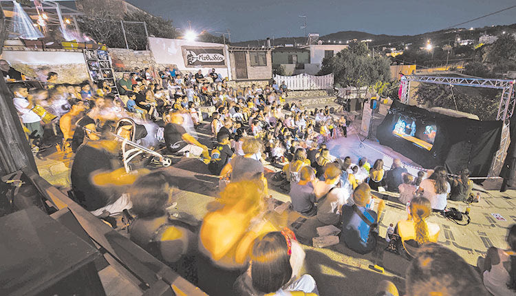 ΨΑΡΟΤΡΟΜΑΡΑΣ ΠΑΡΑΣΤΑΣΗ