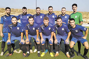 Ο Πόρος όπως παρατάχθηκε χθες στο γήπεδο της Ελιάς