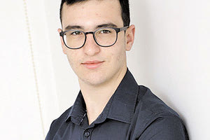 ο πιανίστας Κωνσταντίνος Κατσούλης