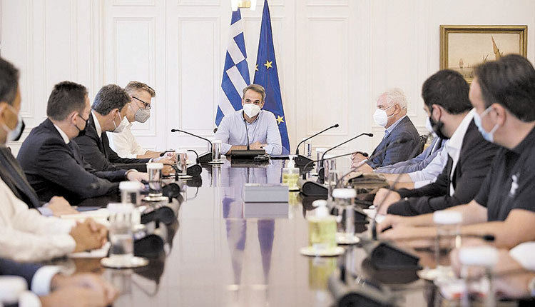 Από τη χθεσινή σύσκεψη στο Μέγαρο Μαξίμου