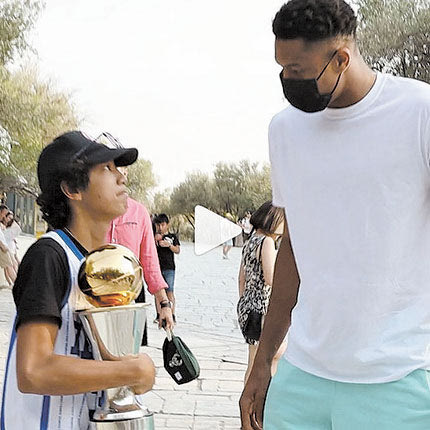 Αντετοκουνμπο στην ακρόπολη