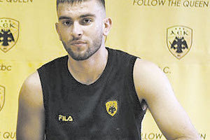 ο Μιχάλης Καρλής