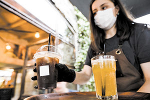 Πάνω από το 75% των εργαζομένων στον επισιτισμό είναι εμβολιασμένοι