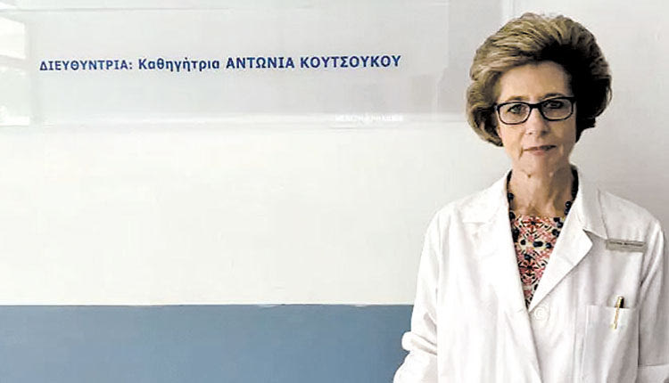 η κ. Κουτσούκου, διευθύντρια της ΜΕΘ του "Σωτηρία"