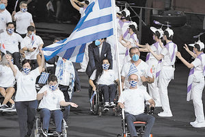 Η ελληνική ομάδα κατά την παρέλαση στην τελετή έναρξης