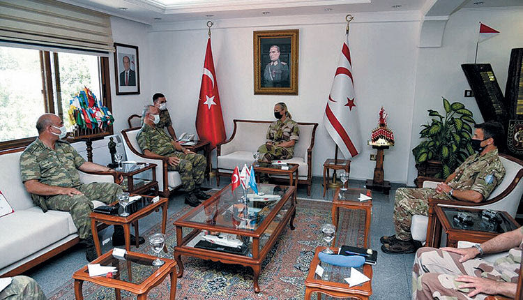 Το θέμα με το ατόπημα της διοικήτριας της ΟΥΝΦΙΚΥΠ, η οποία φωτογραφήθηκε μπροστά από τα σύμβολα της Κατοχής «θεωρείται λήξαν»