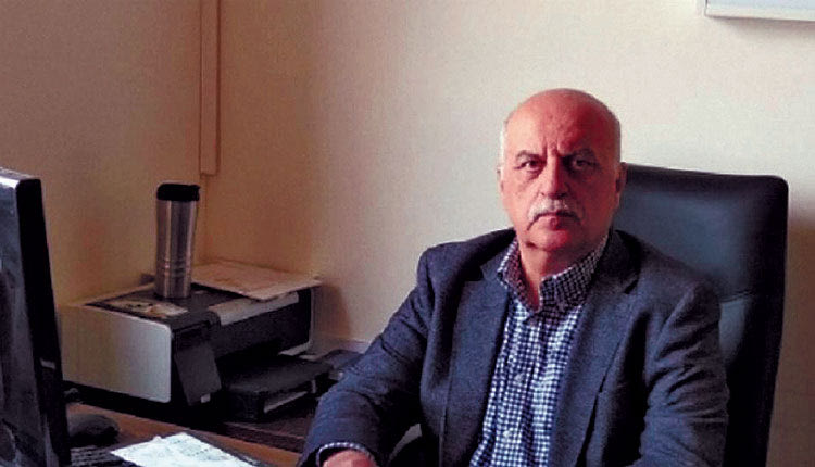ο καθηγητής Πνευμονολογίας Νίκος Τζανάκης