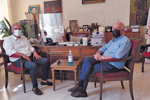 Από τη συνάντηση στο Δήμο Ηρακλείου