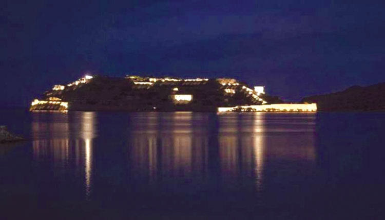 ΣΠΙΝΑΛΟΓΚΑ ΣΤΟ ΣΚΟΤΑΔΙ