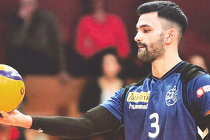 Παίκτης του ΟΦΗ και ο Πέτρος Κάλλας